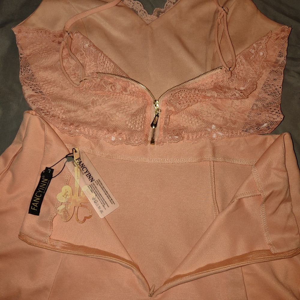 Dress - Picture 3 of 5